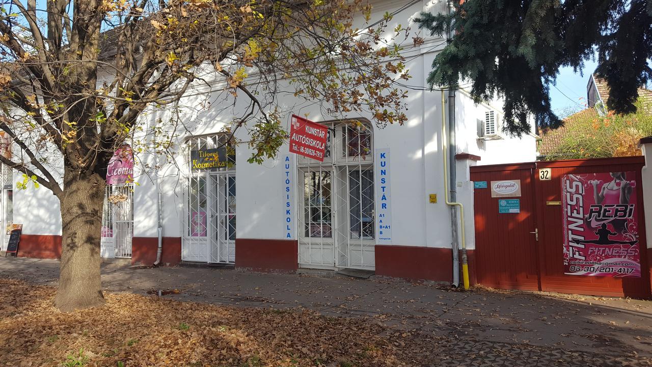 Hangulat Vendeghaz Apartmanok 欧罗什哈佐 外观 照片